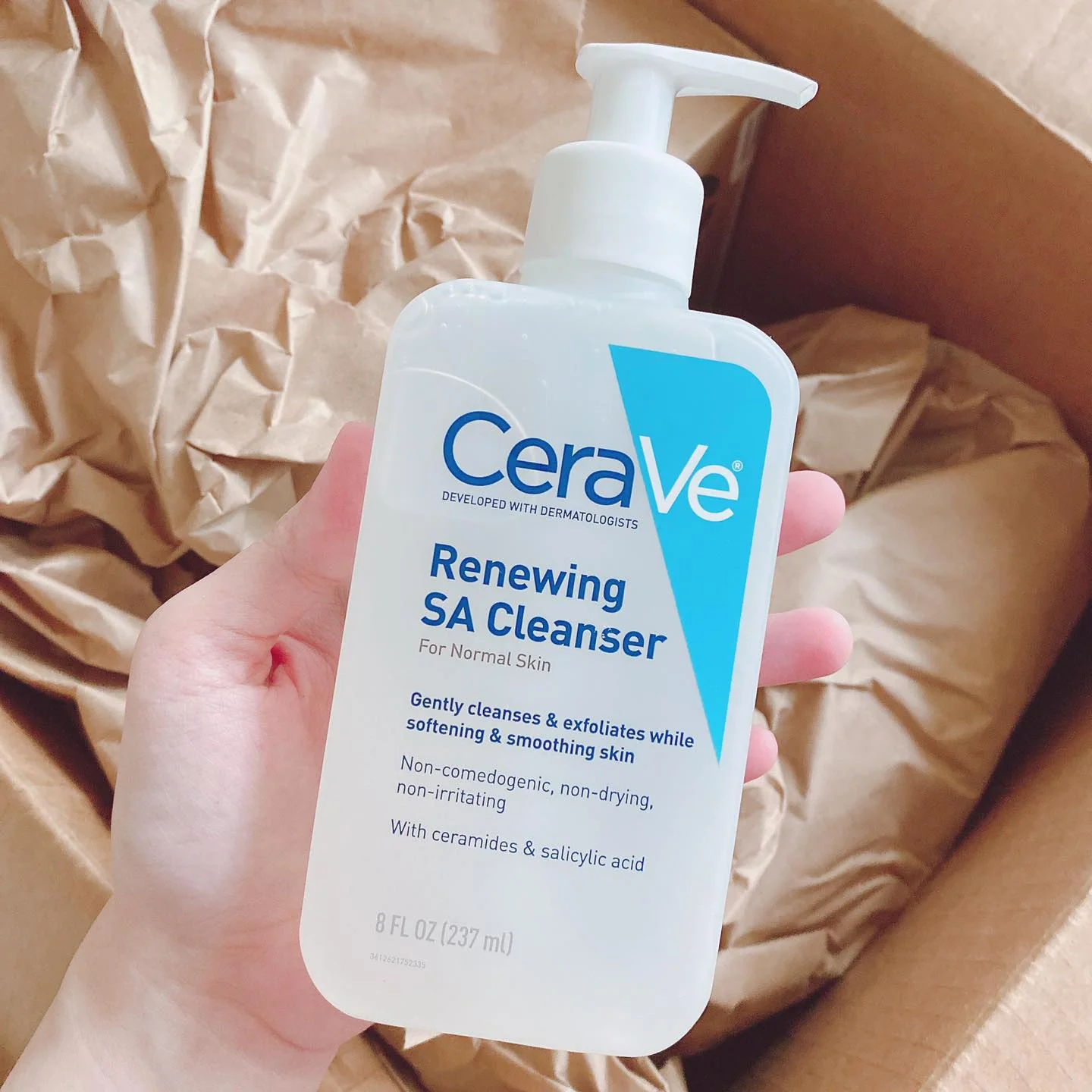 CeraVe Renewing SA Cleanser – 237ml (USA version) - Image 2