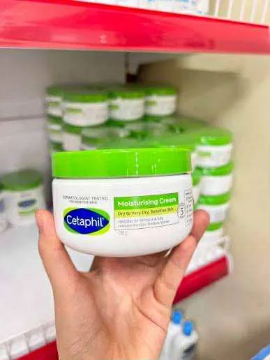 Cetaphil Moisturising Cream Dry to Normal, Sensitive Skin 250g